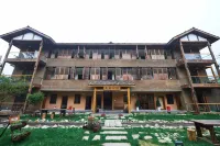 Youjian Xiaoyuan Hot Spring Hostel Hotels near Symphony No. 6 of the Hot Spring Town