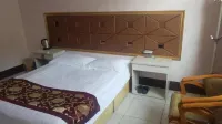 Xinji Xusheng Hotel
