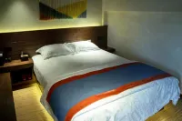 Langzhong Perch Valley Meiju Inn