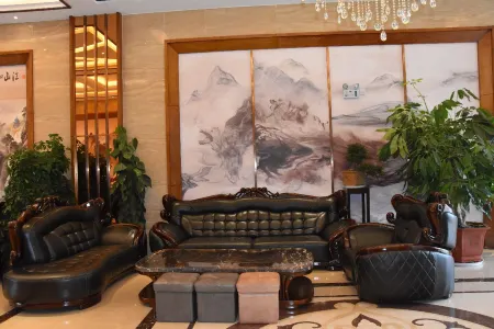 Home Inn Huaxuan Collection Hotel (Zhaotong Yanliang Bus Terminal) Отели рядом с достопримечательностью «Глобальный автомобильный пассажирский станция Ляо Ляо»