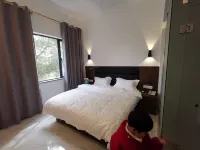 蘭溪雅詩賓館 地下長河景區附近的飯店