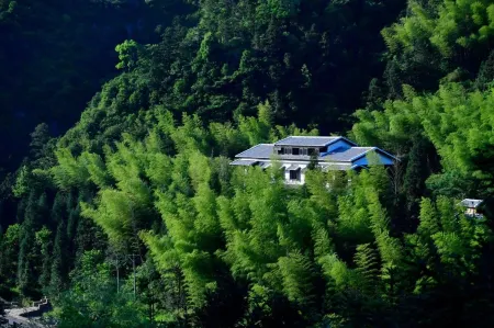 Yongjia qingruoshanfang Inn Отели рядом с достопримечательностью «Shiwei Peak»