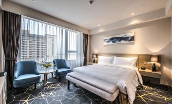 Shanghai Sanjiagang Greenland Q-Box Hotel