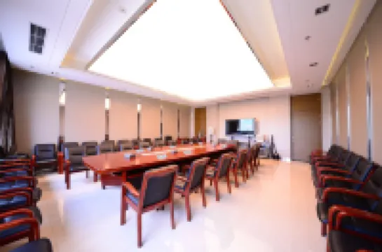 Lexue Business Hotel