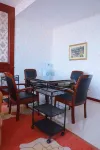 Jinjiang Business Hotel - parking