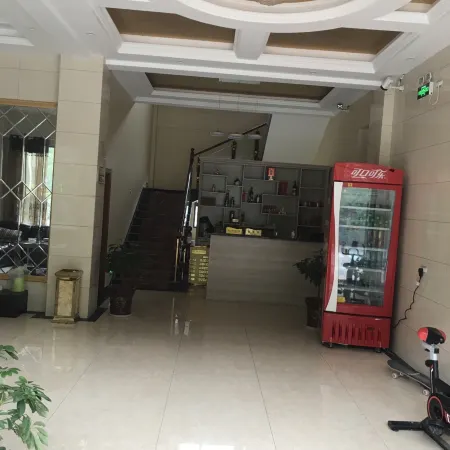 Changyang Rongfa Business Hotel