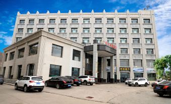 Chunjiang Holiday Hotel