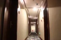 Shizhu Lianyi Business Hotel