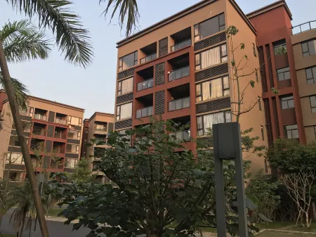 Quanlin Huaqiao Apartment Отели рядом с достопримечательностью «Fengru Square»