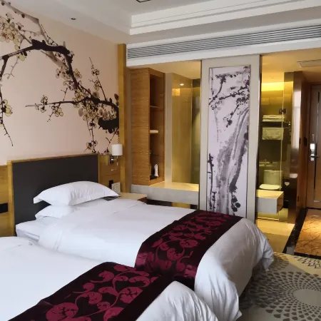 Yilong Hotel