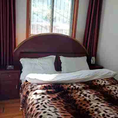 Heishui Gesang Jiarong Inn Rooms