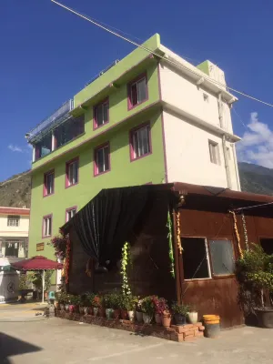 Luding Tangge Farm Stay