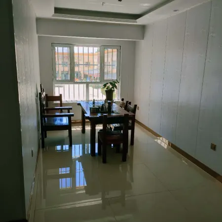 Tekes Qinyun Business Hotel