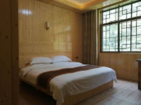 Xinhua Dianchiping Mountain Resort Hotels near Daxiong Mountain National Forest Park