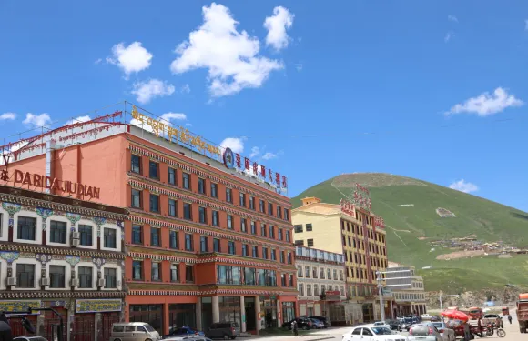 達日桑周虎頂大酒店