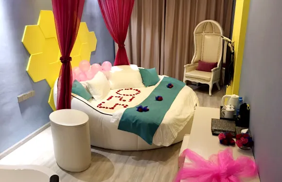 峨邊木木主題酒店