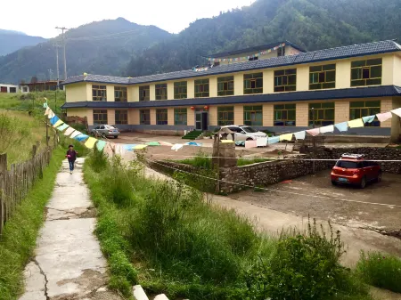 Mutual Help Fuzetan Farm Отели в г. Хучжу-Туский автономный уезд