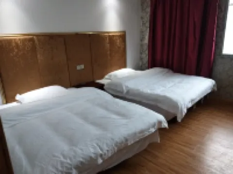 Leye Huali Business Hotel