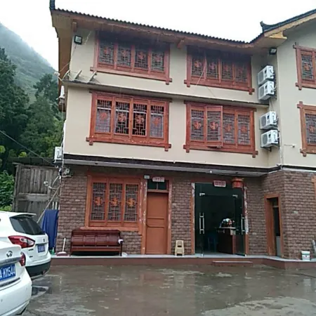 Daozhen Kuzhu Leisure Mountain Villa