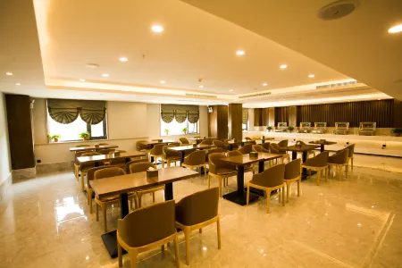 Mengzhou Huiyijia Business Hotel