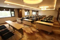 Mengzhou Huiyijia Business Hotel