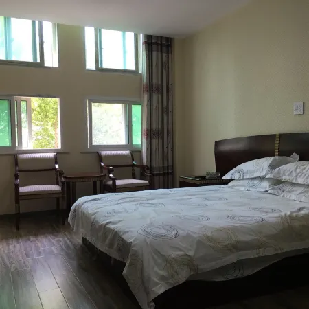 Pinghu hong danyang hotel