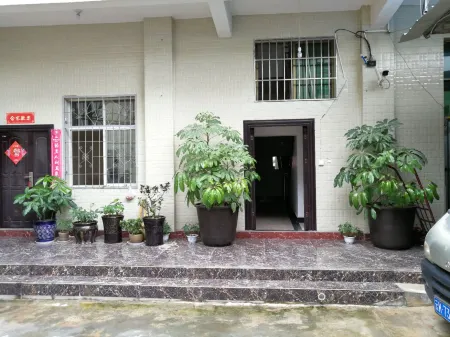 Menghai Hongyun Hotel Отели рядом с достопримечательностью «Daluo Town»