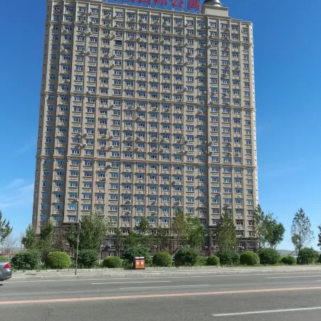 Fenghuang Business Hotel