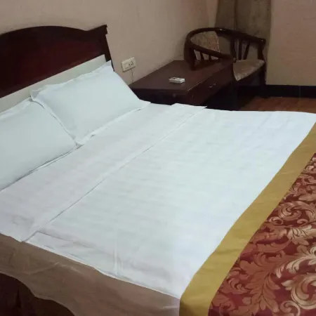 Sunshine Hotel