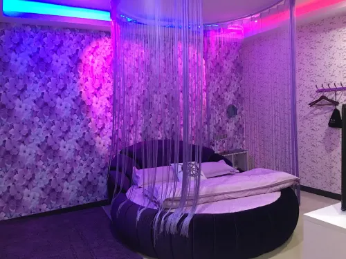 Shizong Sunshine Love Nest Theme Hotel