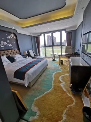 Lihu Hotel - parking