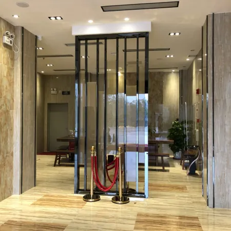 the New Fashion Hotel on Both Sides