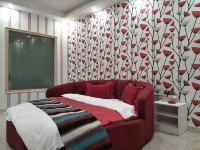 广南618主题酒店 - 浪漫大圆床房