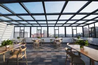 Zhenning Qianyi Hotel