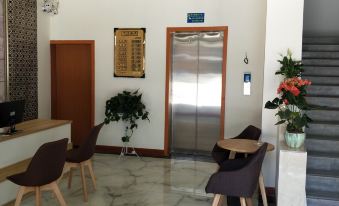 Daozhen Shahe Hotel