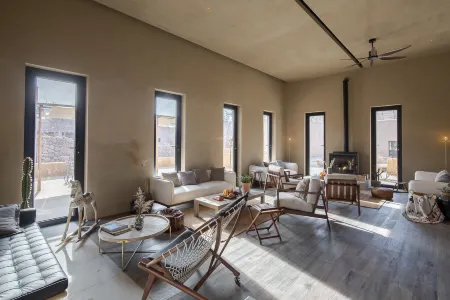 LOSTVILLA(Zhongwei Yellow River Dormitory) Отели рядом с достопримечательностью «Desert Escalator»