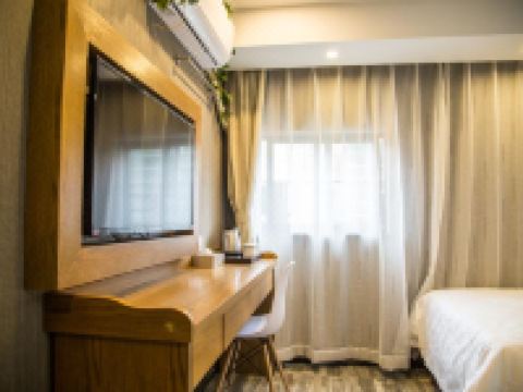 宝泉精致酒店(上海人民广场中心店) - 精致大床房