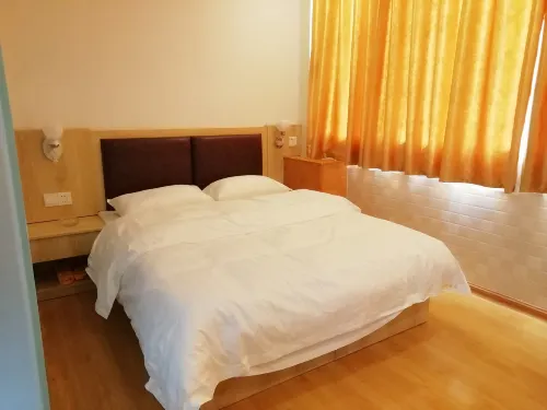 Lingshan Da Jia Wang Hotel (People's Square Branch) - parking