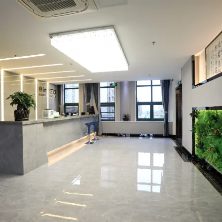 AMOUR HOTEL