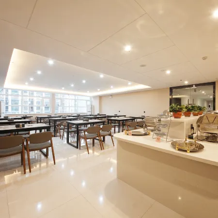 Yaran Hotel
