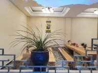 Dechenz Middle Homestay