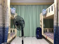 深圳悦来居青年旅舍 - 米兰都市男生四人间(床位)(公共卫浴)