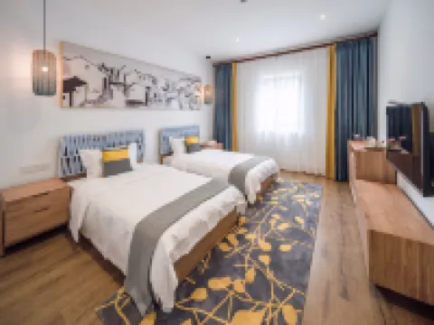 Haiyan huanting fengyi bieyuan