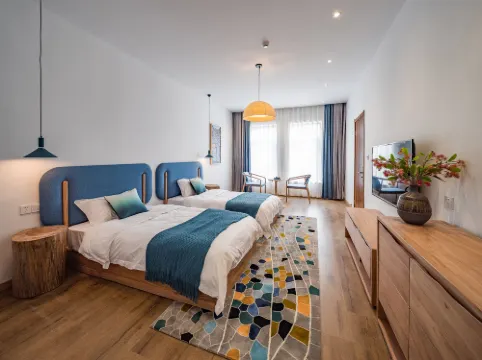 Haiyan huanting fengyi bieyuan