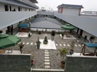 Yuxi tenbo holiday inn โรงแรมใกล้พื้นที่สถานีรถประจําทางเจียงเชิง