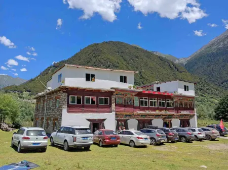 Danba Dangling Wenxin Hotel Отели рядом с достопримечательностью «Dangling Village»