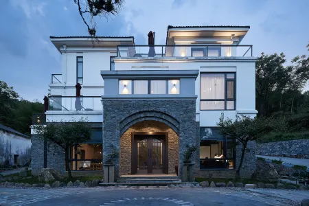 Tonglu Ru shi zhu homestay Отели рядом с достопримечательностью «Dipucun»