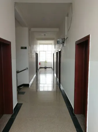 Menghai Hongyun Hotel Отели рядом с достопримечательностью «Daluo Town»