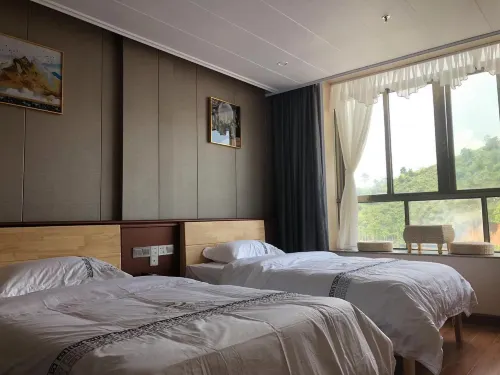 Fengkai Tianlun Business Hotel - balcony