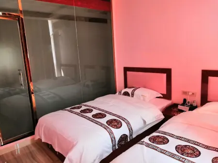 Shiqian Gaolou Theme Hotel Отели рядом с достопримечательностью «Fo'ding Hill»